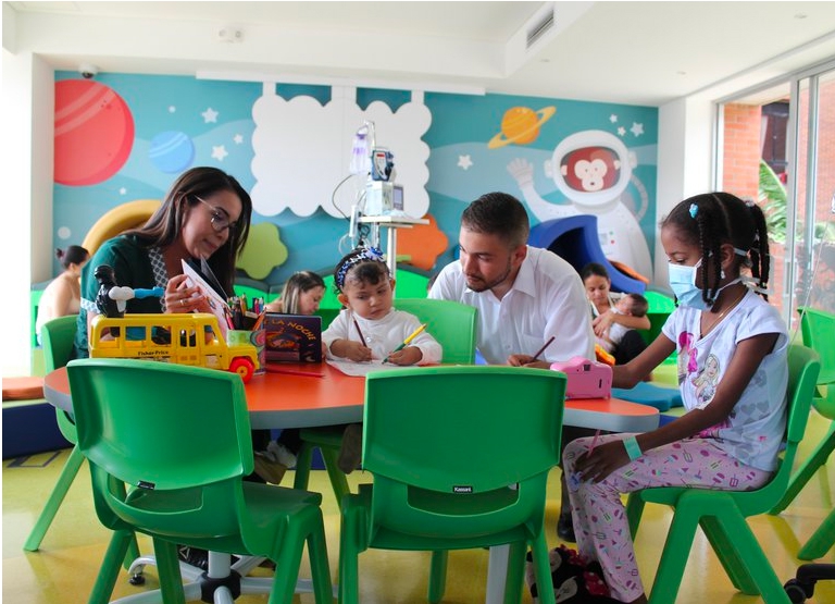 Con el apoyo de TQ, se inauguró nueva sala para el bienestar de niños y jóvenes en la Fundación Clínica Valle del Lili